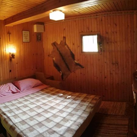 Robinzonski Smjestaj Tepes Tuheljske Toplice Extérieur photo